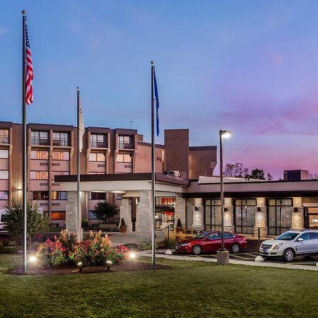 Crowne Plaza Milwaukee South By Ihg Hotell Exteriör bild