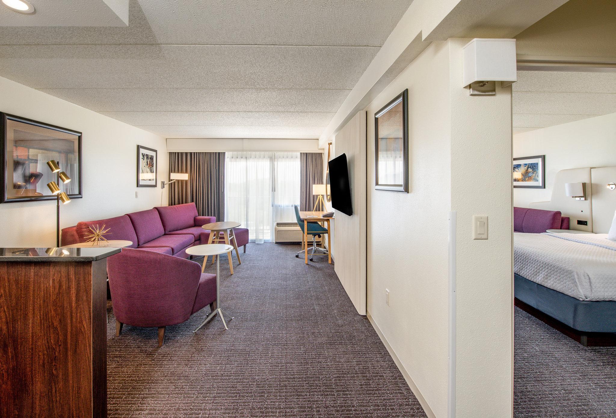 Crowne Plaza Milwaukee South By Ihg Hotell Exteriör bild