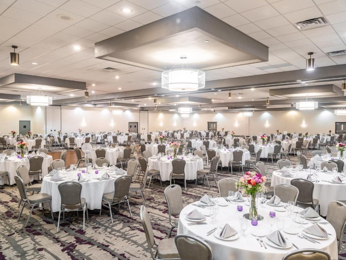 Crowne Plaza Milwaukee South By Ihg Hotell Exteriör bild
