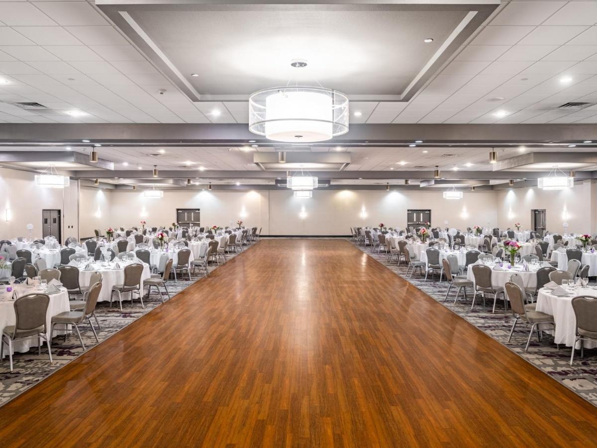 Crowne Plaza Milwaukee South By Ihg Hotell Exteriör bild