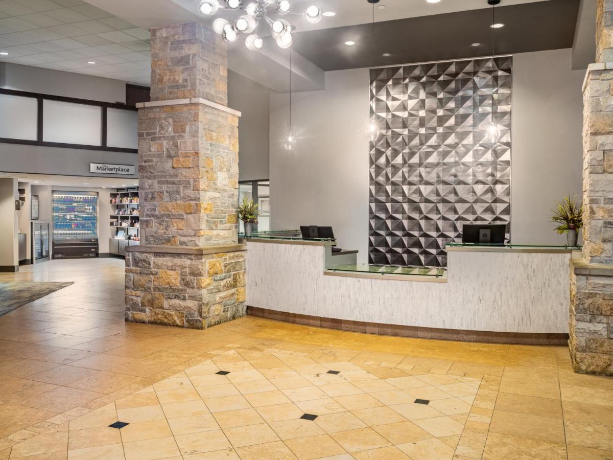 Crowne Plaza Milwaukee South By Ihg Hotell Exteriör bild