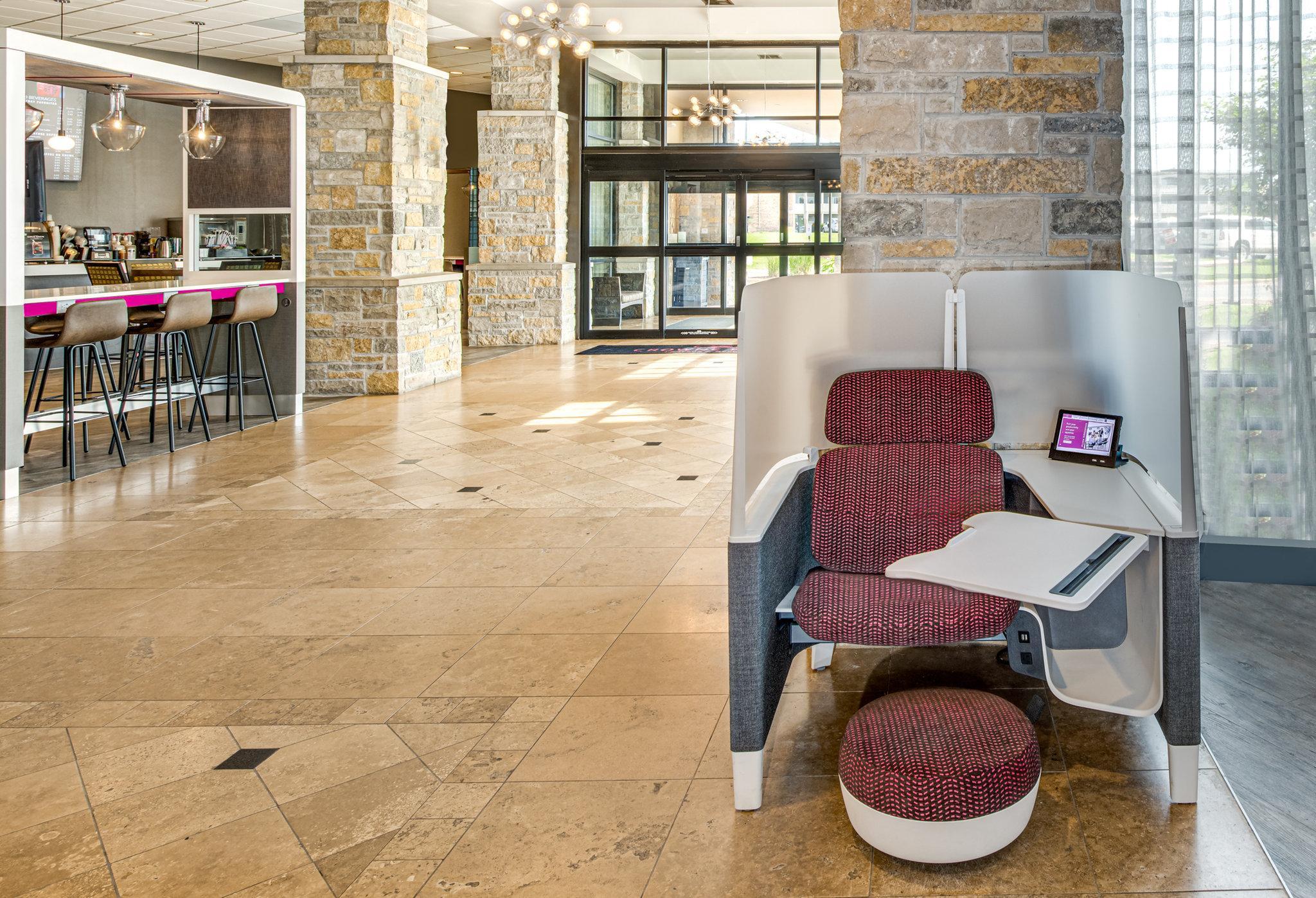 Crowne Plaza Milwaukee South By Ihg Hotell Exteriör bild