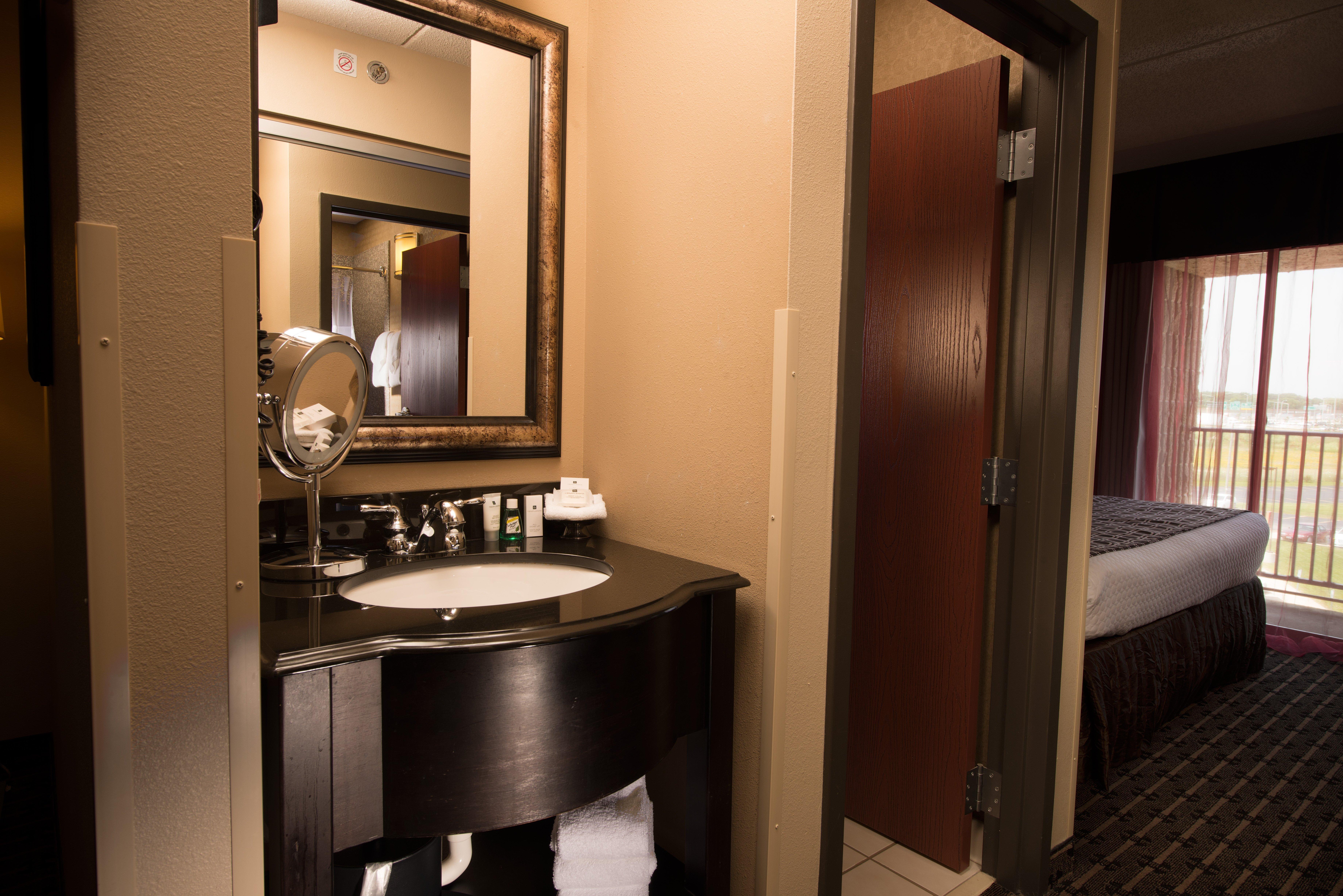 Crowne Plaza Milwaukee South By Ihg Hotell Exteriör bild