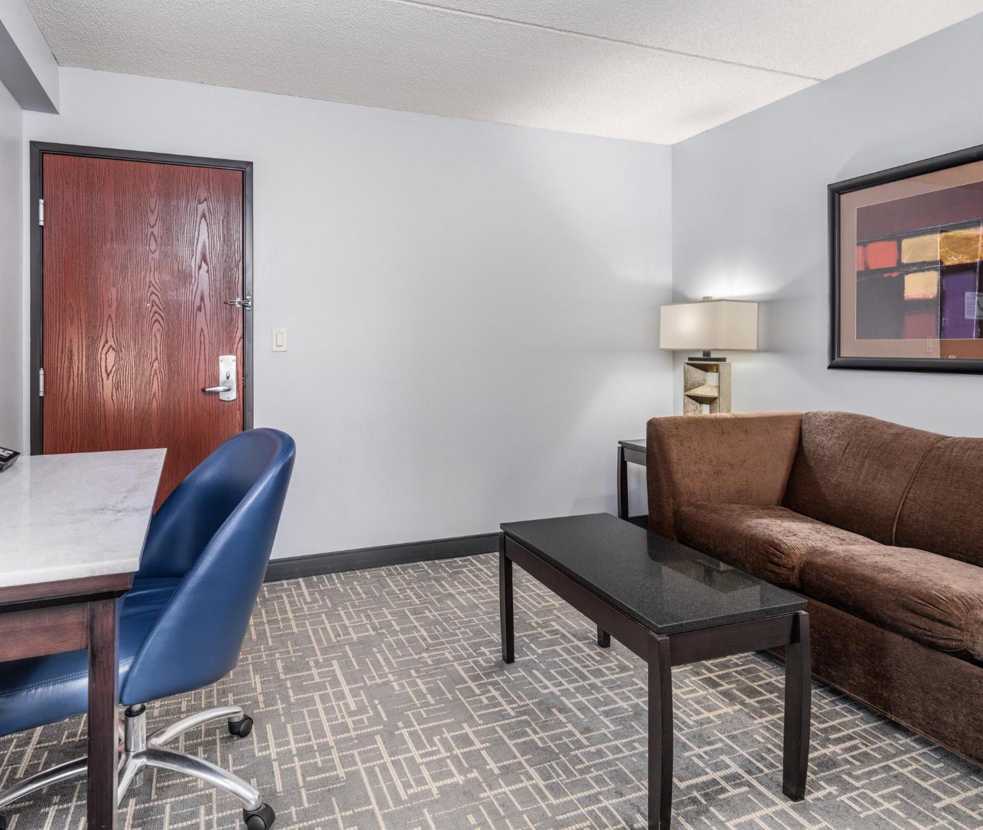Crowne Plaza Milwaukee South By Ihg Hotell Exteriör bild